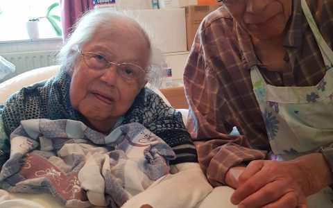 Mevrouw van de Laar – van Beekom van 95 jaar oud, afgewezen voor de morele Backpay regeling VWS.