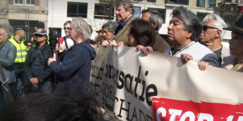 DOCUMENT RECHTSHERSTEL INDISCHE GEMEENSCHAP VERSUS DOCUMENT WAARMEE DE STAAT ONDER HAAR VERANTWOORDELIJKHEID PROBEERT UIT TE KOMEN