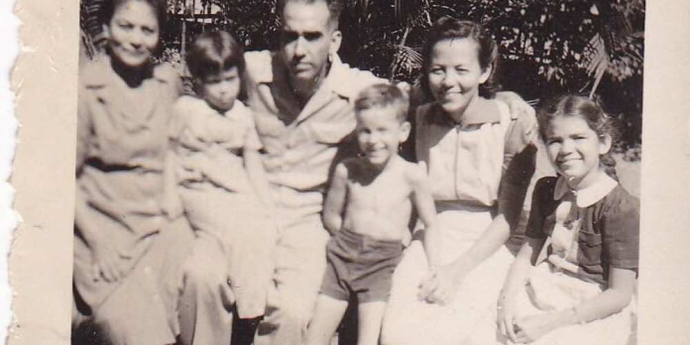 Nanna “boek” voor ons.. My mother left us more than a book; history Dutch East Indies WWII and Bersiap..